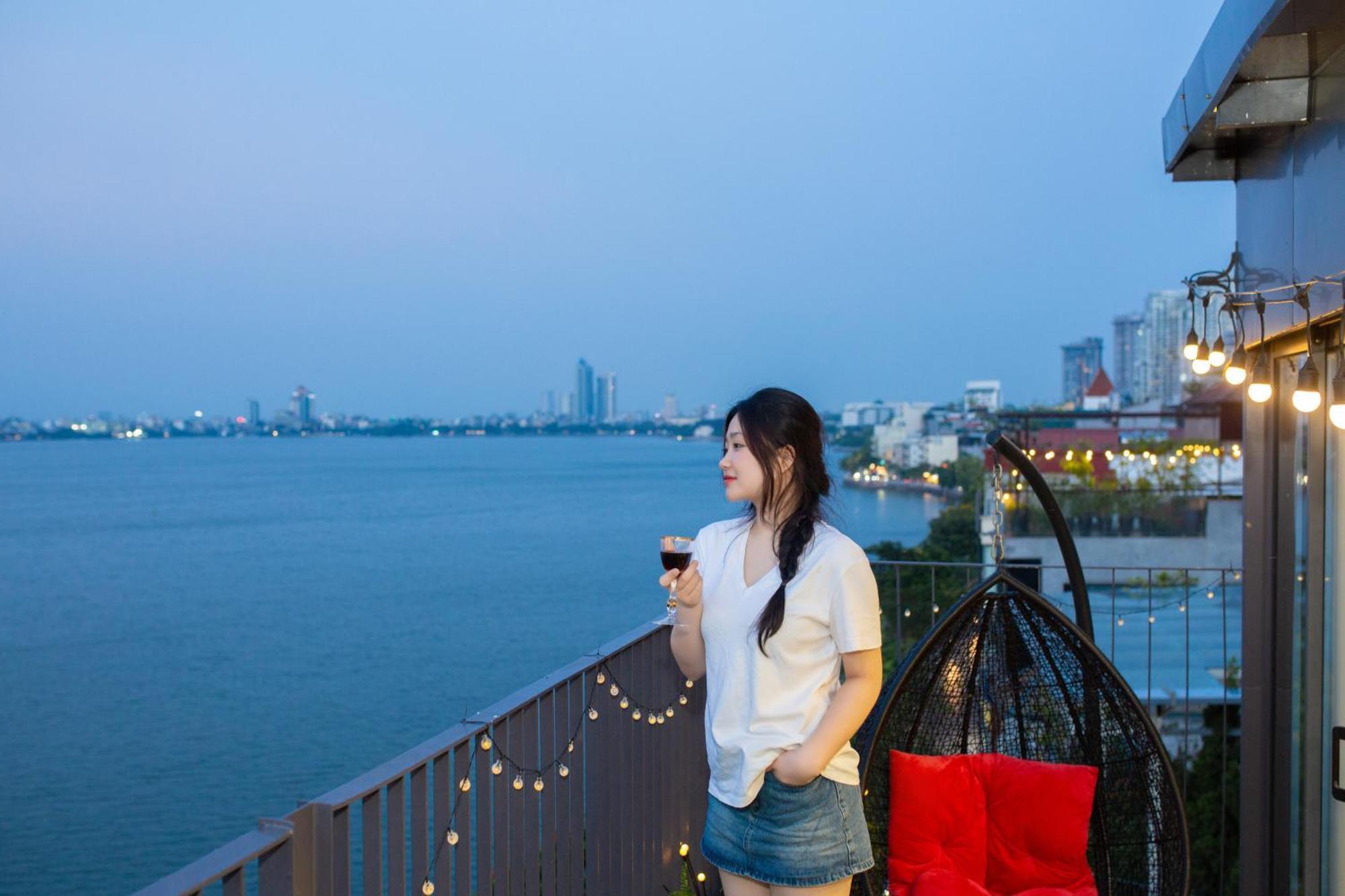 Lake View Hotel ハノイ市 エクステリア 写真